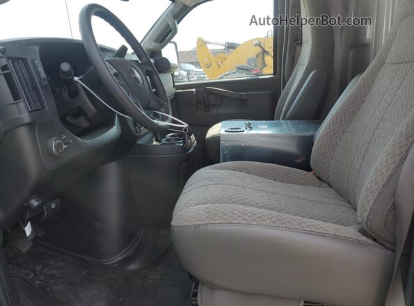 1GD07RF75S1190195 2025 GMC SAVANA White VIN կոդի պիտակի տեսք