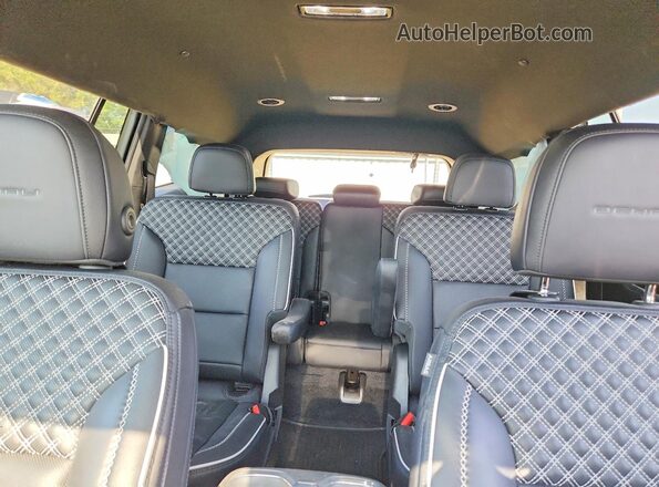 1GKENRRSXSJ123015 2025 GMC ACADIA Silver Vista de los asientos traseros