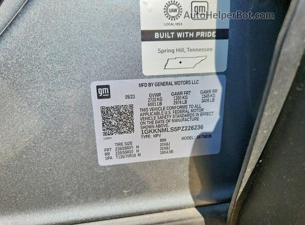 1GKKNMLS5PZ226236 2023 GMC ACADIA Gray Widok naklejki z numerem VIN