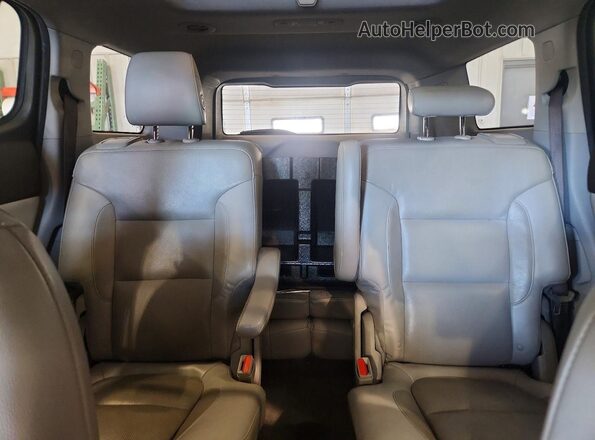 1GKKNNLS3HZ178985 2017 GMC ACADIA Silver Widok tylnych siedzeń