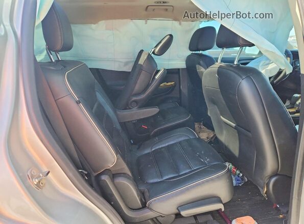 1GKKNPLS6KZ147068 2019 GMC ACADIA Silver Սալոնի հետևի տեսք