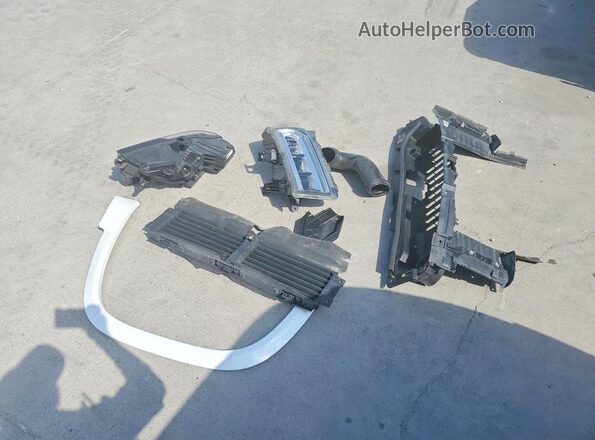 1GKKNPLS7PZ164355 2023 GMC ACADIA Белый Вид подкапотного пространства
