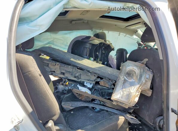1GKKNSLS2KZ268991 2019 GMC ACADIA White Widok wnętrza z tyłu