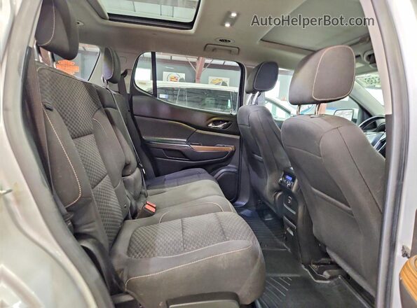 1GKKNSLS3JZ248926 2018 GMC ACADIA Silver Widok wnętrza z tyłu