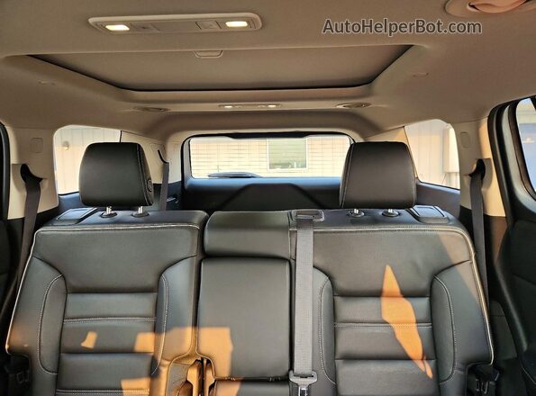 1GKKNXLS5HZ290800 2017 GMC ACADIA Red Вид задніх сидінь
