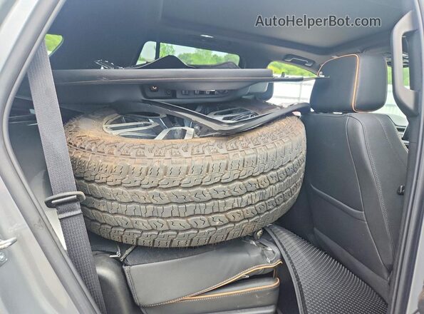 1GKS2CKL2PR413074 2023 GMC YUKON Gray Vista de los asientos traseros