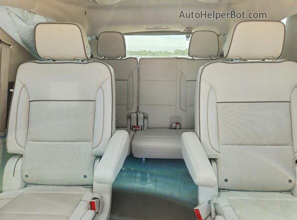 1GKS2DKL5MR477756 2021 GMC YUKON White Vista de los asientos traseros