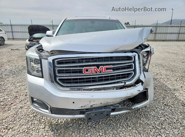 1GKS2FEC3JR395463 2018 GMC YUKON Silver Widok z przodu