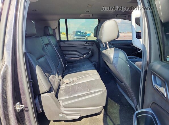 1GKS2GKC4HR196068 2017 GMC YUKON Gray Widok wnętrza z tyłu