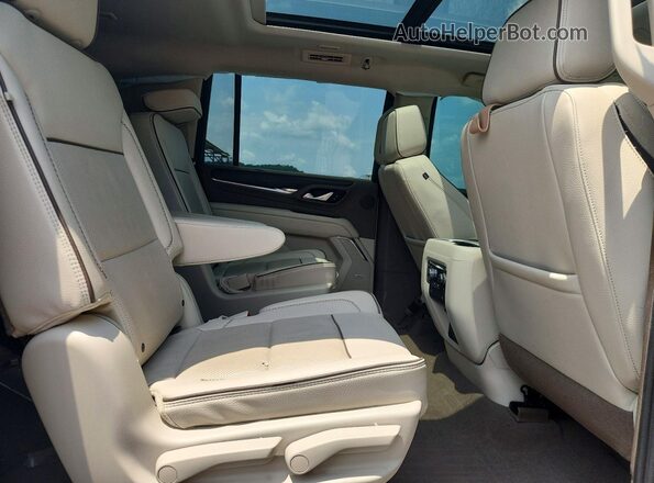 1GKS2JKL2PR533140 2023 GMC YUKON White Vista de los asientos traseros