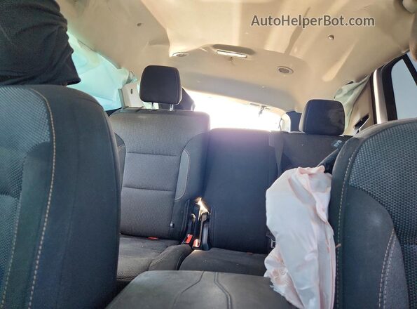 1GNERFKW6LJ234469 2020 CHEVROLET TRAVERSE White Widok tylnych siedzeń