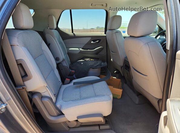 1GNERGKW2JJ157103 2018 CHEVROLET TRAVERSE Gray Սալոնի հետևի տեսք