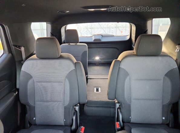 1GNERGKW7PJ163360 2023 CHEVROLET TRAVERSE Серебряный Вид задних сидений