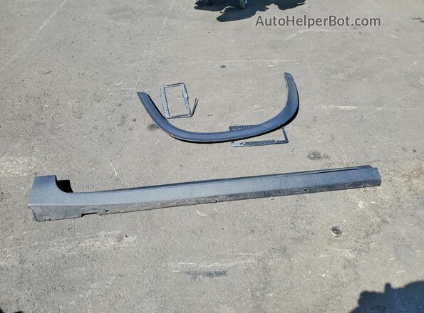 1GNERGRS9SJ251063 2025 CHEVROLET TRAVERSE Gray Vista de la etiqueta del VIN