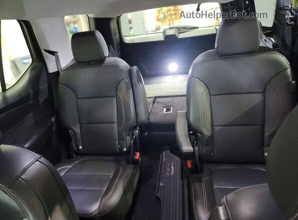 1GNERKKW6LJ100960 2020 CHEVROLET TRAVERSE Black Widok tylnych siedzeń