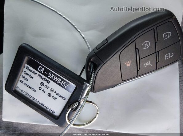 1GNEVGKS5TJ304686 2026 CHEVROLET TRAVERSE White Vista del salpicadero