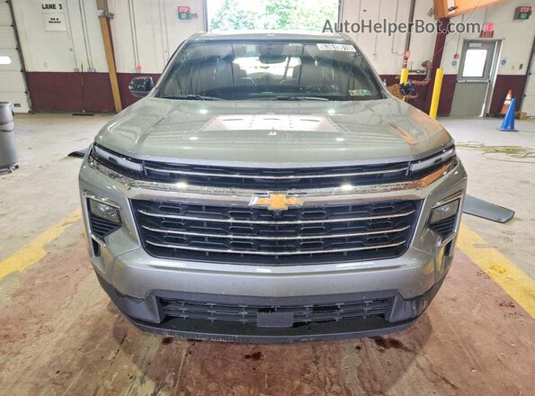 1GNEVGKS8TJ291626 2026 CHEVROLET TRAVERSE Gray Front view