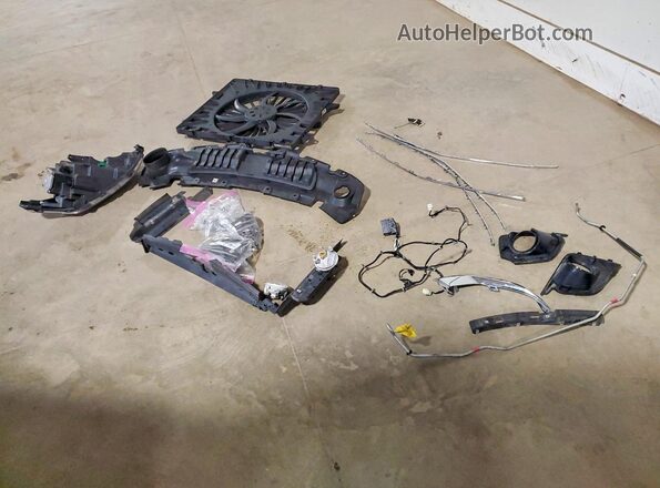 1GNEVGKW4JJ236493 2018 CHEVROLET TRAVERSE Красный Вид наклейки с VIN-кодом