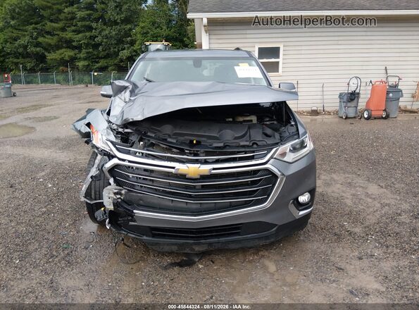 1GNEVGKW7JJ190884 2018 CHEVROLET TRAVERSE Серый Вид задней части салона