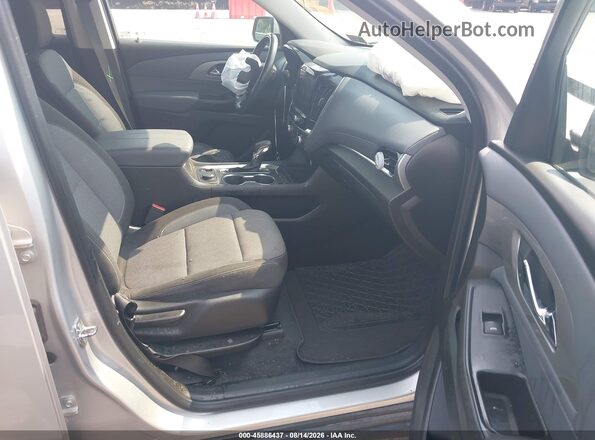 1GNEVGKW8MJ134764 2021 CHEVROLET TRAVERSE Серебряный Вид салона спереди