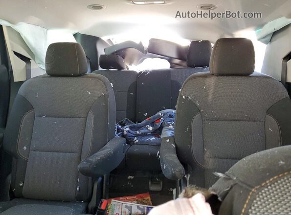 1GNEVGKWXMJ201350 2021 CHEVROLET TRAVERSE Silver Widok tylnych siedzeń
