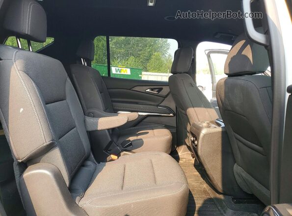 1GNEVGRS3SJ283860 2025 CHEVROLET TRAVERSE White Widok wnętrza z tyłu