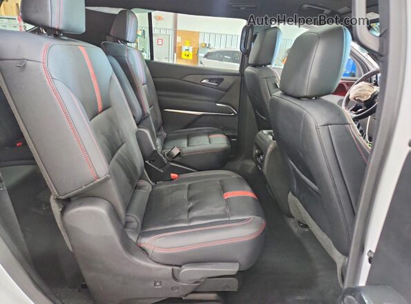 1GNEVLRSXSJ202300 2025 CHEVROLET TRAVERSE White Rear interior view