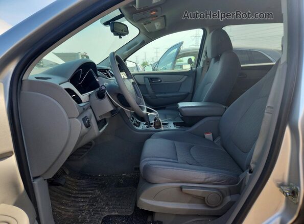 1GNKRFED0GJ197213 2016 CHEVROLET TRAVERSE Silver Widok wnętrza z przodu
