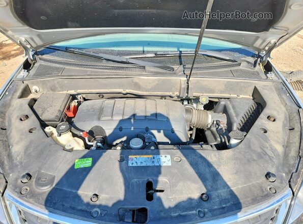 1GNKRFED6HJ332860 2017 CHEVROLET TRAVERSE Silver Rear interior view