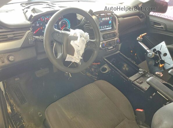 1GNLCDEC1JR306269 2018 CHEVROLET TAHOE Белый Вид панели приборов