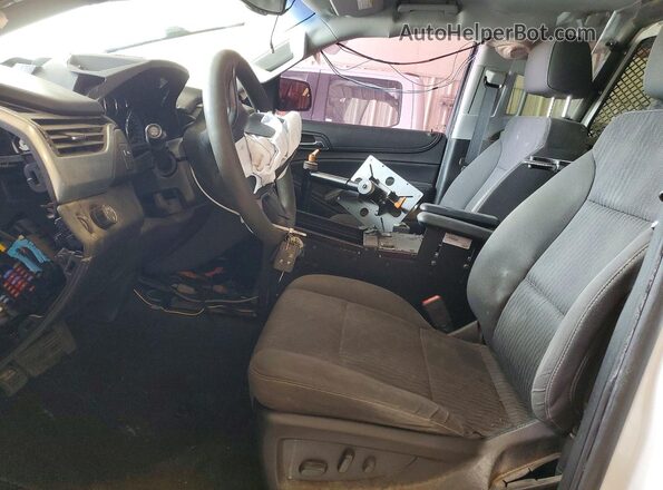 1GNLCDEC1JR306269 2018 CHEVROLET TAHOE Белый Вид салона спереди