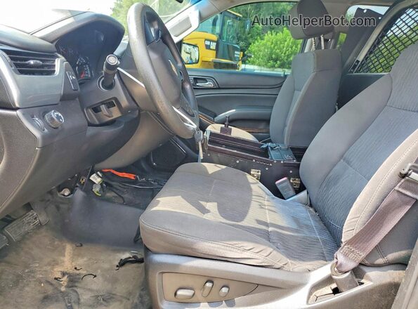 1GNLCDEC2HR250918 2017 CHEVROLET TAHOE Серебряный Вид салона спереди