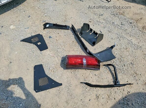 1GNLCDEC2HR250918 2017 CHEVROLET TAHOE Серебряный Вид подкапотного пространства