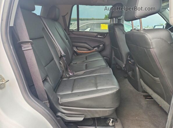 1GNLCDEC7LR246226 2020 CHEVROLET TAHOE White Widok wnętrza z tyłu