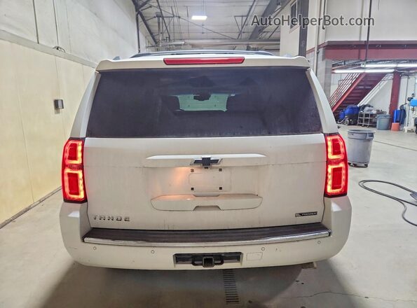 1GNSCCKC2HR162767 2017 CHEVROLET TAHOE White Widok komory silnika