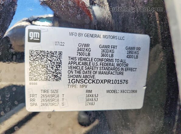 1GNSCCKDXPR101576 2023 CHEVROLET SUBURBAN Black Widok naklejki z numerem VIN