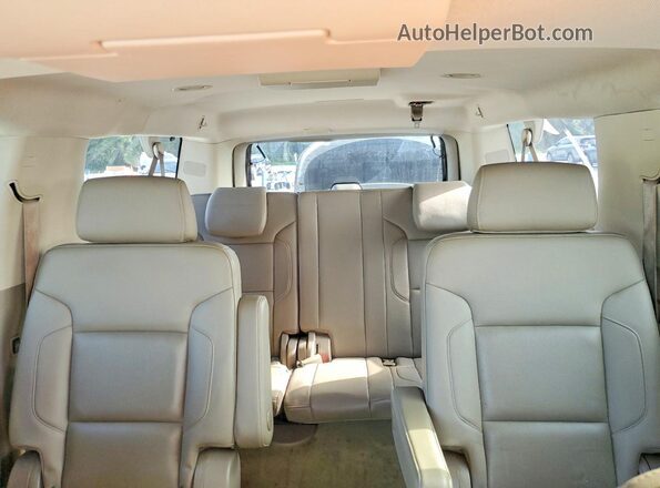 1GNSCJKC7GR371456 2016 CHEVROLET SUBURBAN White Vista de los asientos traseros