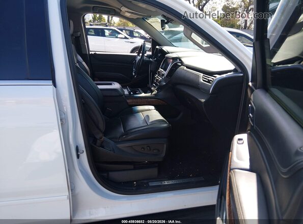 1GNSCJKC8JR101451 2018 CHEVROLET SUBURBAN White Widok wnętrza z przodu