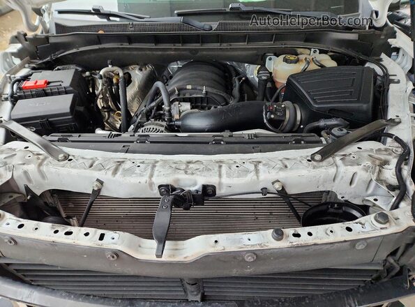 1GNSCNKD9MR308371 2021 CHEVROLET TAHOE Белый Вид подкапотного пространства