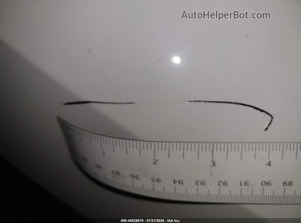1GNSKAEC3JR352182 2018 CHEVROLET TAHOE White Widok z przodu