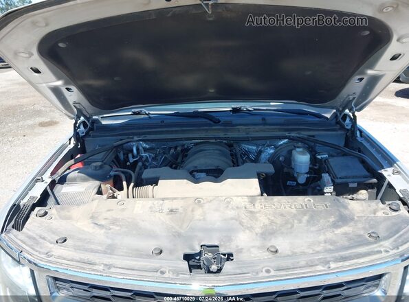 1GNSKAEC8JR328508 2018 CHEVROLET TAHOE Silver Widok z tyłu
