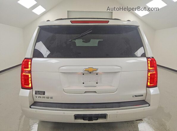 1GNSKCKC6HR320997 2017 CHEVROLET TAHOE White Вид ззаду