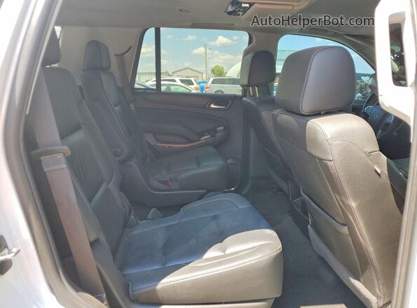 1GNSKCKJ8JR304692 2018 CHEVROLET TAHOE White Widok wnętrza z tyłu