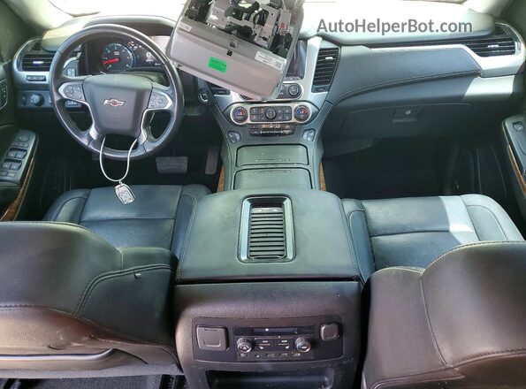 1GNSKCKJ8JR304692 2018 CHEVROLET TAHOE White Widok deski rozdzielczej