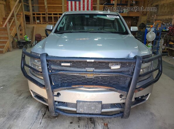 1GNSKEECXJR332289 2018 CHEVROLET TAHOE Серебряный Вид спереди