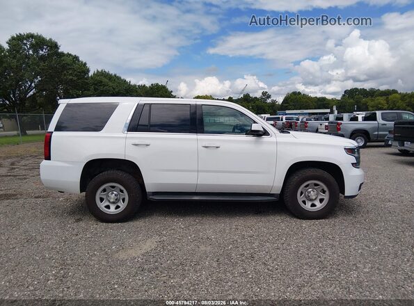 1GNSKFEC3HR320517 2017 CHEVROLET TAHOE Белый Вид задней части салона