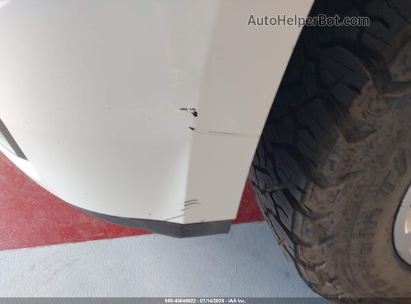 1GNSKFEC9JR317613 2018 CHEVROLET TAHOE White უკანა სალონის ხედი