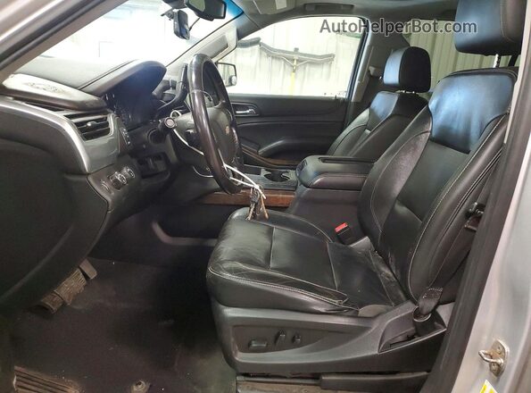 1GNSKHKC2LR284425 2020 CHEVROLET SUBURBAN Серебряный Вид салона спереди