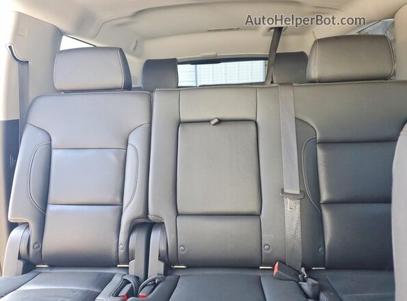 1GNSKHKC7JR190800 2018 CHEVROLET SUBURBAN White Vista de los asientos traseros