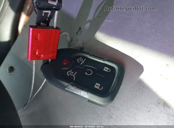1GNSKJKC7HR146684 2017 CHEVROLET SUBURBAN Красный Вид панели приборов